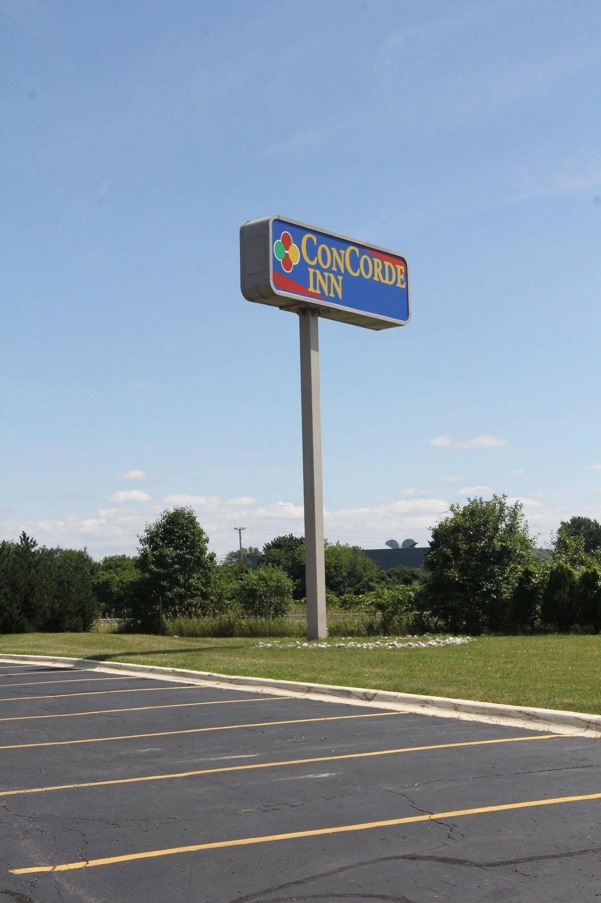 Days Inn & Suites By Wyndham Rochester Hills Mi Exterior photo